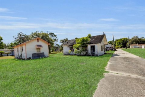 House in Fruitland Park, Florida 5 bedrooms, 59.46 sq.m. № 2202802 - photo 20