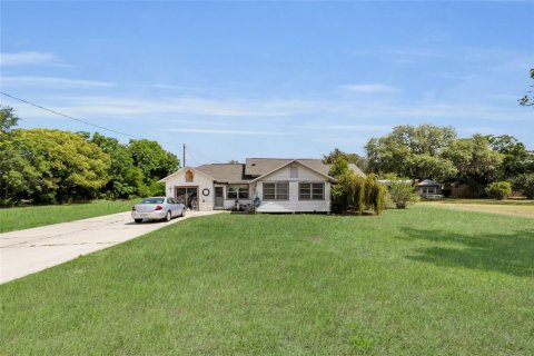 House in Fruitland Park, Florida 5 bedrooms, 59.46 sq.m. № 2202802 - photo 2