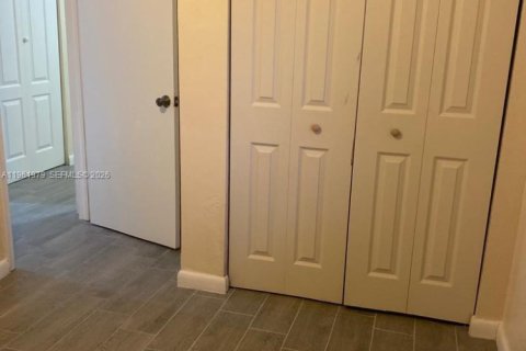 Touwnhouse à louer à North Lauderdale, Floride: 4 chambres, 136.75 m2 № 2025049 - photo 7