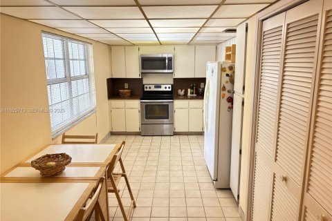 Copropriété à vendre à Pompano Beach, Floride: 3 chambres, 150.5 m2 № 1984417 - photo 4