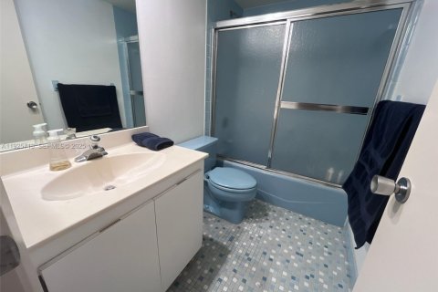 Copropriété à vendre à Pompano Beach, Floride: 3 chambres, 150.5 m2 № 1984417 - photo 17