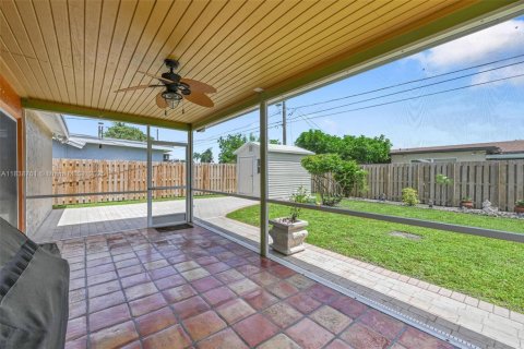 House in Sunrise, Florida 2 bedrooms, 96.99 sq.m. № 1825914 - photo 17