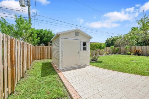 House in Sunrise, Florida 2 bedrooms, 96.99 sq.m. № 1825914 - photo 20