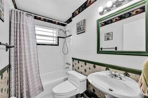 House in Sunrise, Florida 2 bedrooms, 96.99 sq.m. № 1825914 - photo 24