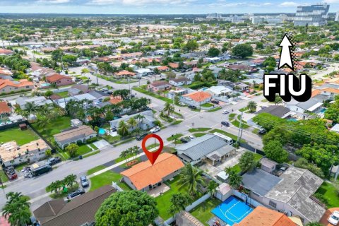 Villa ou maison à vendre à Miami, Floride: 3 chambres, 156.82 m2 № 1945256 - photo 27