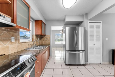 Villa ou maison à vendre à Miami, Floride: 3 chambres, 156.82 m2 № 1945256 - photo 10