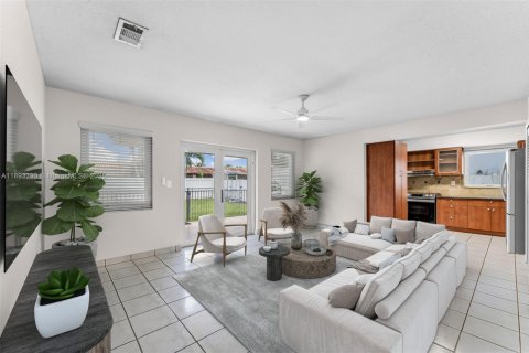 Villa ou maison à vendre à Miami, Floride: 3 chambres, 156.82 m2 № 1945256 - photo 8