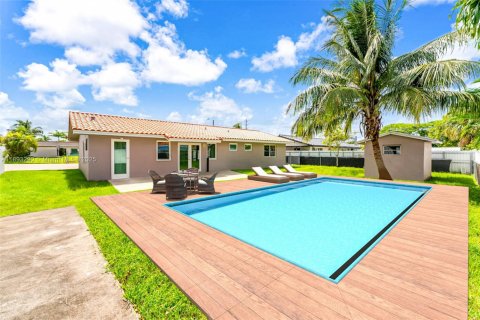 Villa ou maison à vendre à Miami, Floride: 3 chambres, 156.82 m2 № 1945256 - photo 21