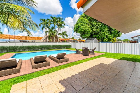 Villa ou maison à vendre à Miami, Floride: 3 chambres, 156.82 m2 № 1945256 - photo 23