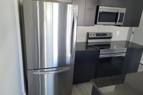 Touwnhouse à vendre à Kissimmee, Floride: 3 chambres, 126.35 m2 № 2410466 - photo 5