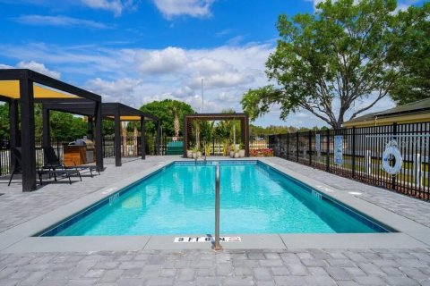 Touwnhouse à vendre à Kissimmee, Floride: 3 chambres, 126.35 m2 № 2410466 - photo 23