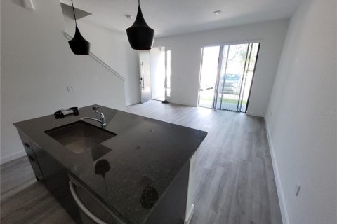 Touwnhouse à vendre à Kissimmee, Floride: 3 chambres, 126.35 m2 № 2410466 - photo 6