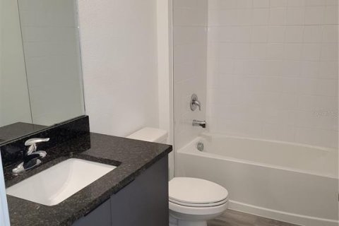 Touwnhouse à vendre à Kissimmee, Floride: 3 chambres, 126.35 m2 № 2410466 - photo 11