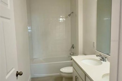 Villa ou maison à louer à Clermont, Floride: 4 chambres, 201.97 m2 № 2107338 - photo 6