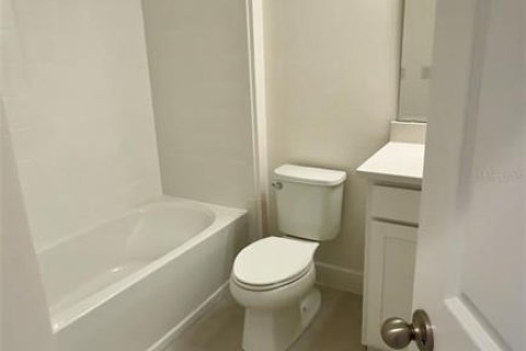Villa ou maison à louer à Clermont, Floride: 4 chambres, 201.97 m2 № 2107338 - photo 2