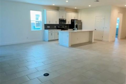 Villa ou maison à louer à Clermont, Floride: 4 chambres, 201.97 m2 № 2107338 - photo 4