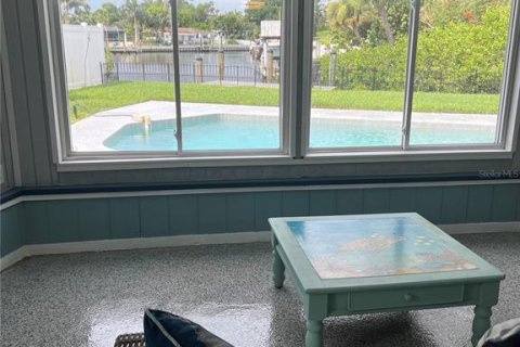 House in Saint Petersburg, Florida 3 bedrooms, 172.8 sq.m. № 2152015 - photo 10