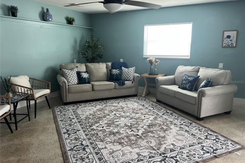 House in Saint Petersburg, Florida 3 bedrooms, 172.8 sq.m. № 2152015 - photo 4