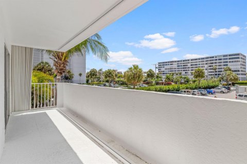 Condo in South Palm Beach, Florida, 2 bedrooms  № 2181838 - photo 7