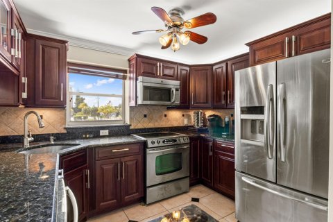 Condo in South Palm Beach, Florida, 2 bedrooms  № 2181838 - photo 4