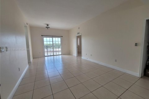 Copropriété à louer à Miami, Floride: 2 chambres, 90.12 m2 № 1945589 - photo 3