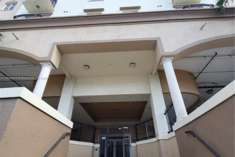 Copropriété à louer à Miami, Floride: 2 chambres, 90.12 m2 № 1945589 - photo 10