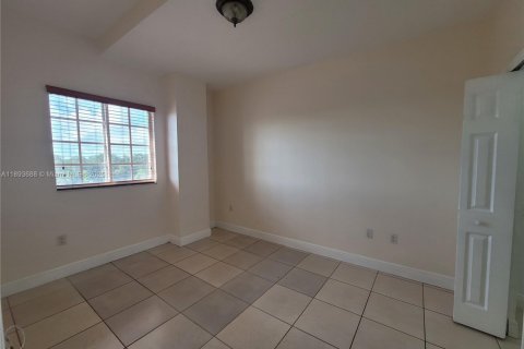 Copropriété à louer à Miami, Floride: 2 chambres, 90.12 m2 № 1945589 - photo 6