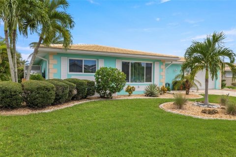 Casa en venta en Punta Gorda, Florida, 3 dormitorios, 161.46 m2 № 1914052 - foto 1