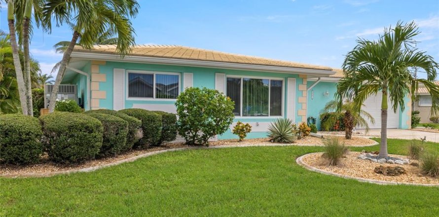 Casa en Punta Gorda, Florida 3 dormitorios, 161.46 m2 № 1914052