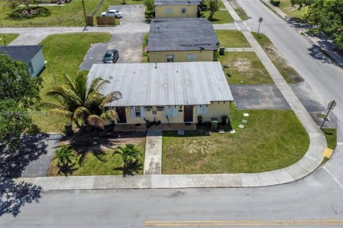 Commercial property in Homestead, Florida 125.05 sq.m. № 2067386 - photo 20