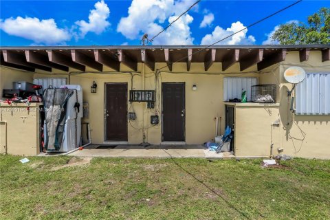 Commercial property in Homestead, Florida 125.05 sq.m. № 2067386 - photo 13