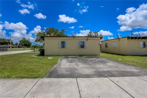 Commercial property in Homestead, Florida 125.05 sq.m. № 2067386 - photo 3
