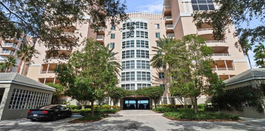 Condo à Saint Petersburg, Floride, 2 chambres  № 2431684