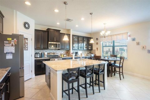 Casa en alquiler en Tampa, Florida, 4 dormitorios, 256.6 m2 № 1900481 - foto 9