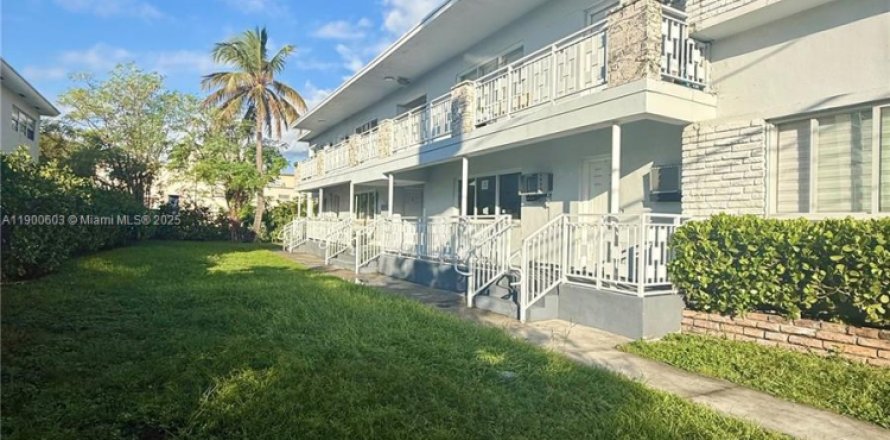 Casa en Miami Beach, Florida 1 dormitorio, 79.25 m2 № 1964908