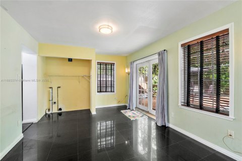 Casa en venta en Fort Lauderdale, Florida, 2 dormitorios, 191.94 m2 № 1950106 - foto 25