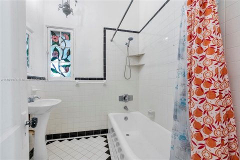 Casa en venta en Fort Lauderdale, Florida, 2 dormitorios, 191.94 m2 № 1950106 - foto 19