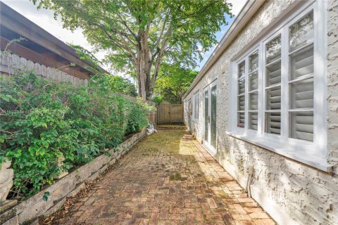 Casa en venta en Fort Lauderdale, Florida, 2 dormitorios, 191.94 m2 № 1950106 - foto 23