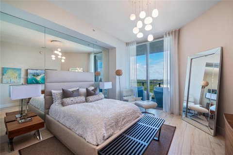 Condo in North Miami Beach, Florida, 4 bedrooms  № 1700379 - photo 24