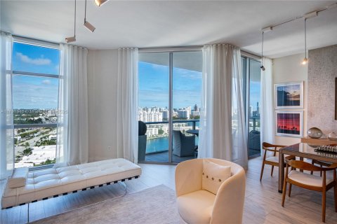Condo in North Miami Beach, Florida, 4 bedrooms  № 1700379 - photo 4