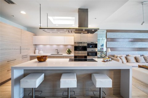 Condo in North Miami Beach, Florida, 4 bedrooms  № 1700379 - photo 18