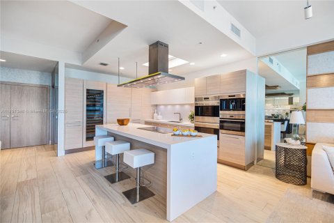 Condo in North Miami Beach, Florida, 4 bedrooms  № 1700379 - photo 19