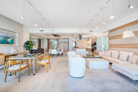 Condo in North Miami Beach, Florida, 4 bedrooms  № 1700379 - photo 9