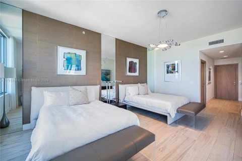 Condo in North Miami Beach, Florida, 4 bedrooms  № 1700379 - photo 30