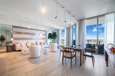 Condo in North Miami Beach, Florida, 4 bedrooms  № 1700379 - photo 10