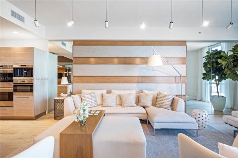 Condo in North Miami Beach, Florida, 4 bedrooms  № 1700379 - photo 6