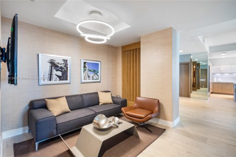 Condo in North Miami Beach, Florida, 4 bedrooms  № 1700379 - photo 21