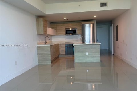 Copropriété à louer à North Miami Beach, Floride: 2 chambres, 104.24 m2 № 1937226 - photo 11