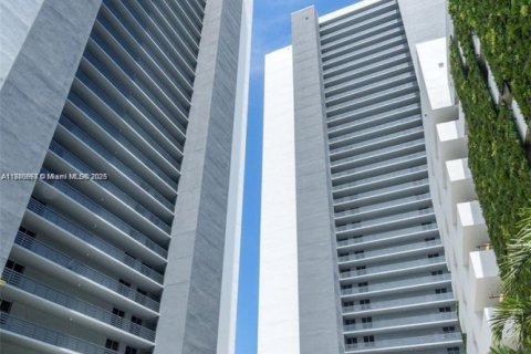 Copropriété à louer à North Miami Beach, Floride: 2 chambres, 104.24 m2 № 1937226 - photo 30