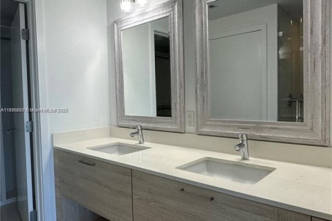 Copropriété à louer à North Miami Beach, Floride: 2 chambres, 104.24 m2 № 1937226 - photo 17